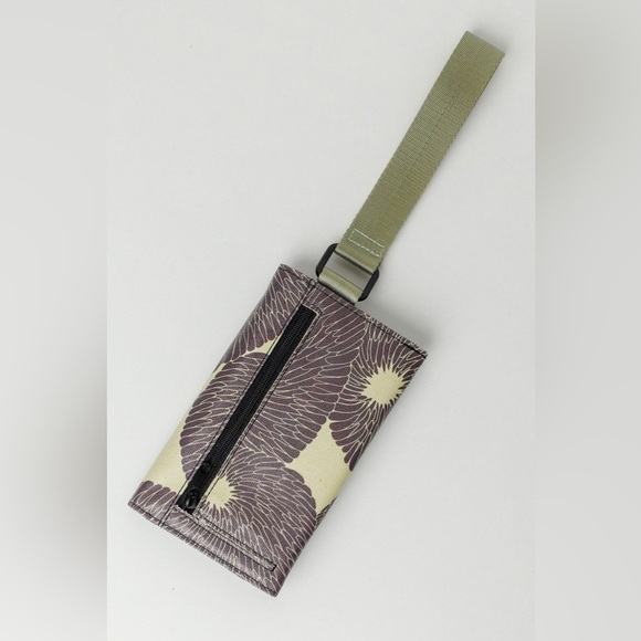 SKFK NWT PEONY WRIST WALLET - Picture 3 of 4